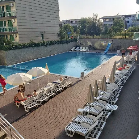 Clara Sea View Apartment *